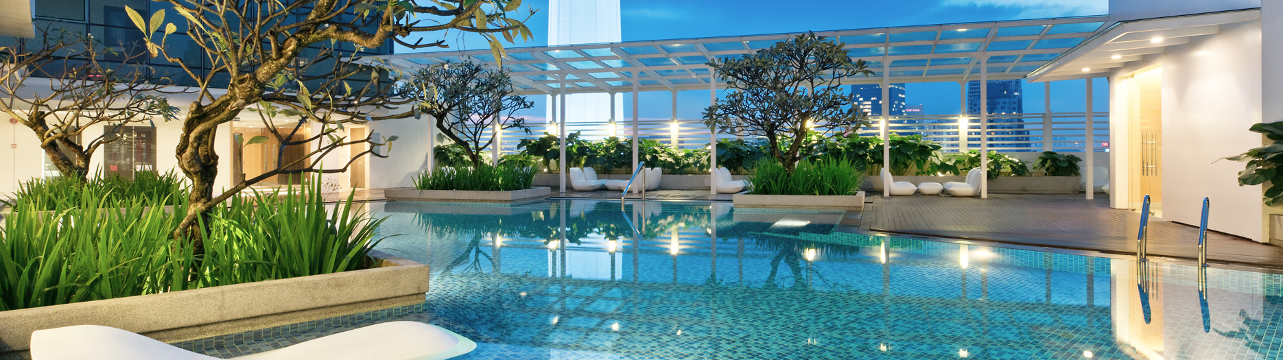1870px x 525px__Oasia Suites KL_Pool_Night_high