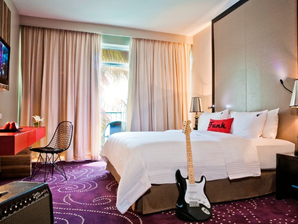 Hard Rock Hotel Pattaya-Website-600X450-Deluxe Room